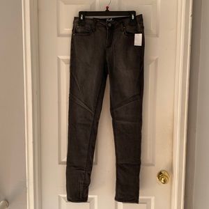 New grey stretch skinny ankle pants-smoke free home